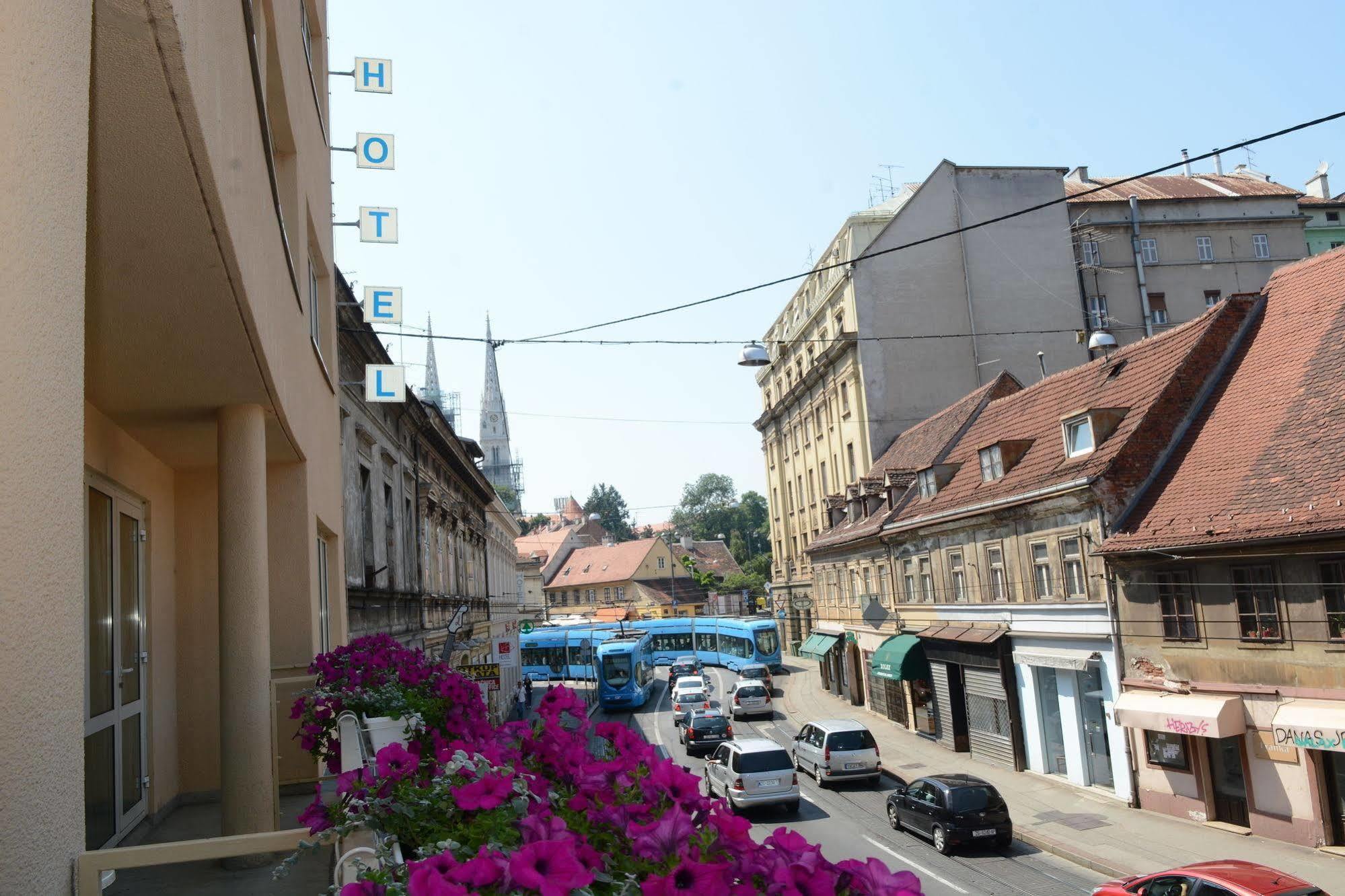 Hotel Jadran Zagreb Exteriör bild